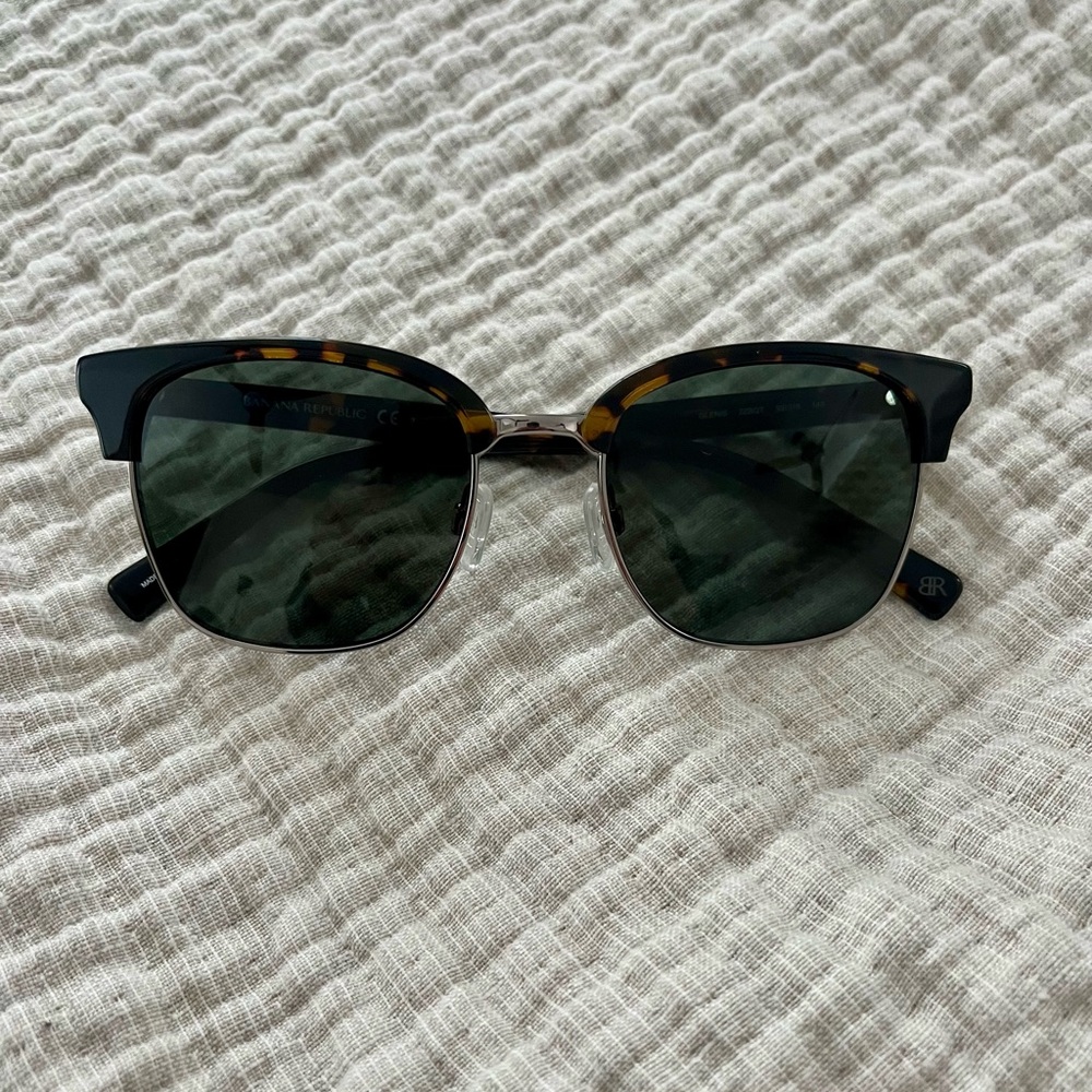 Banana Republic Tortoise Shell Sunglasses